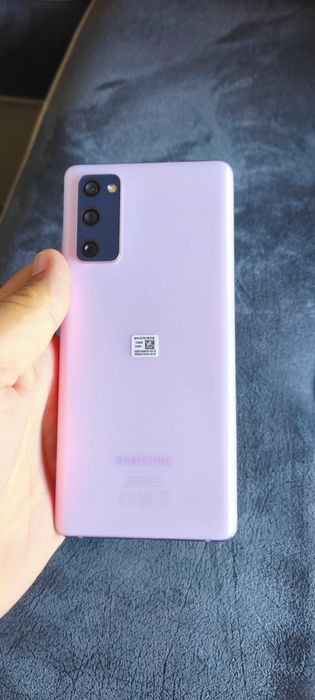Samsung Galaxy S20 FE lavender