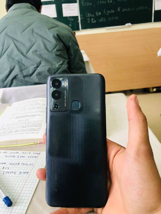 Infinix Hot 12i 64GB ideal holatda