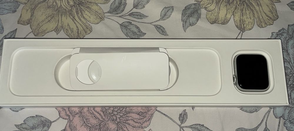 Apple watch se срочно продам