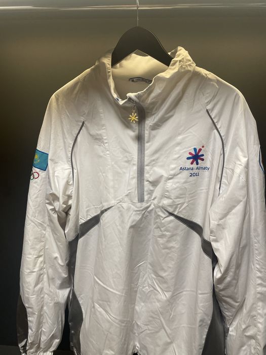 Куртка факелоносца Азиада 2011
