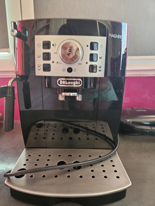 Vand Expressor automat  De'Longhi Magnifica S