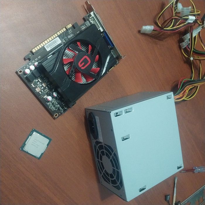 Продам Intel G4560, видеокарту Gts 450, бп huntkey на 350ватт
