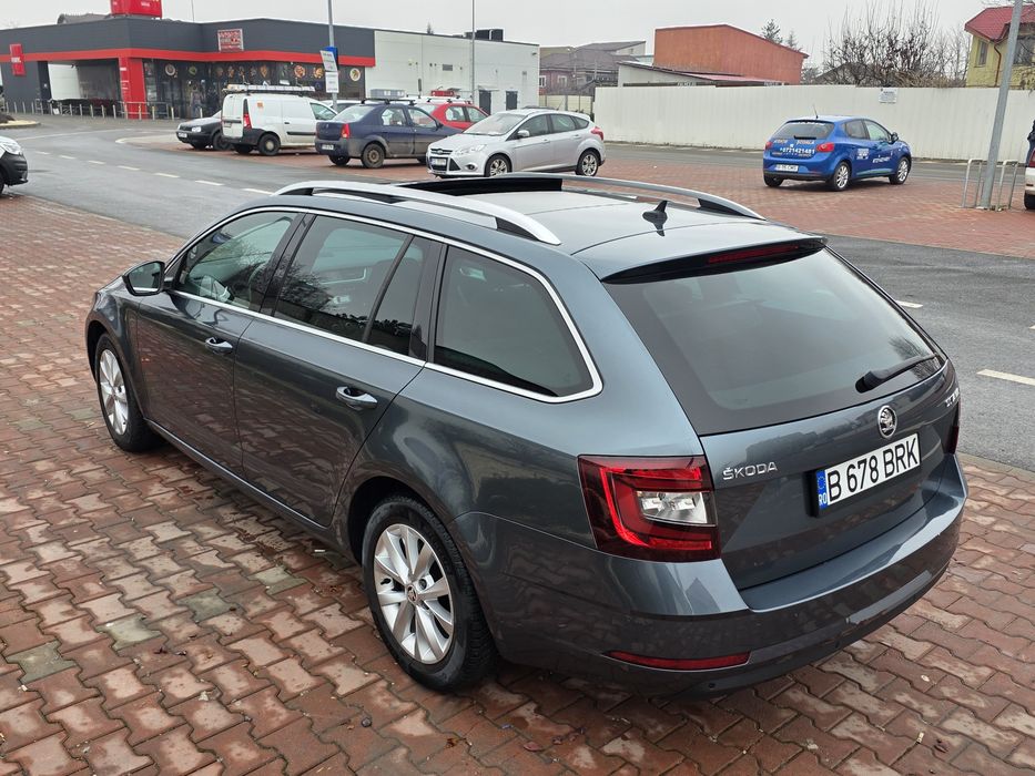 Skoda Octavia III  Trapa/Panorama/ Sistem muzica