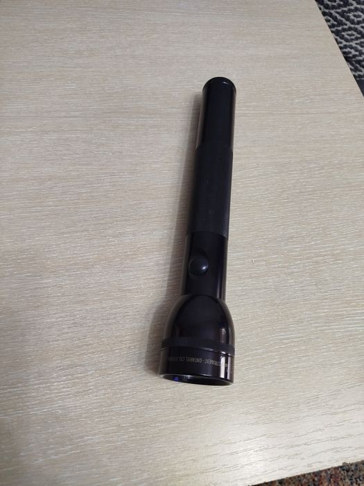 Фонарик  MAGLITE.