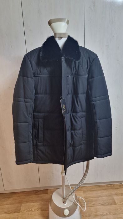 Куртка зимняя продаётся