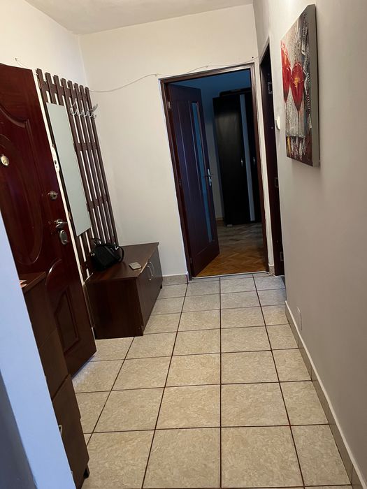 Închiriez apartament Micro 17