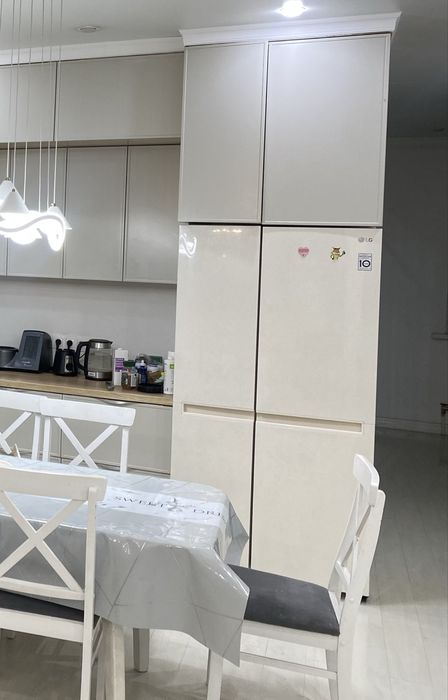 Продам хододильник 2-дверный