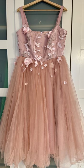 Rochie din matase cu tul