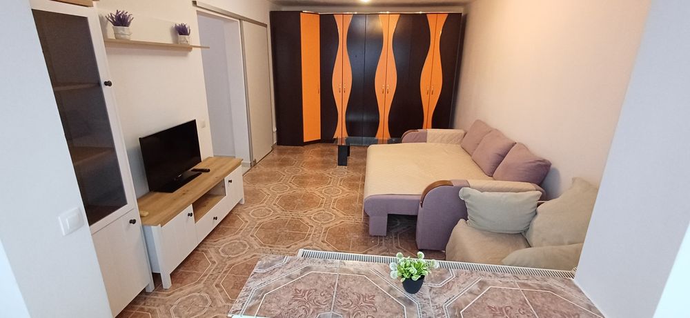 Inchiriez apartament 2 camere decomandat/ Prima inchiriere