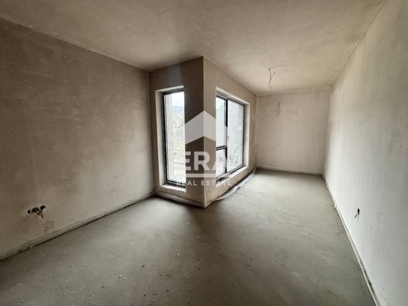 Продава се Тристаен апартамент в Варна, Левски - 181 кв.м за 933 €/кв.м - Снимка #6