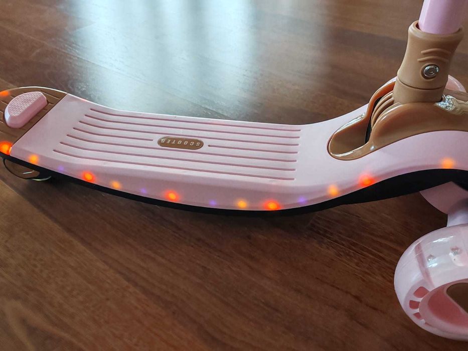 Trotineta premium Scooter 2-10 ani, crem si visiniu