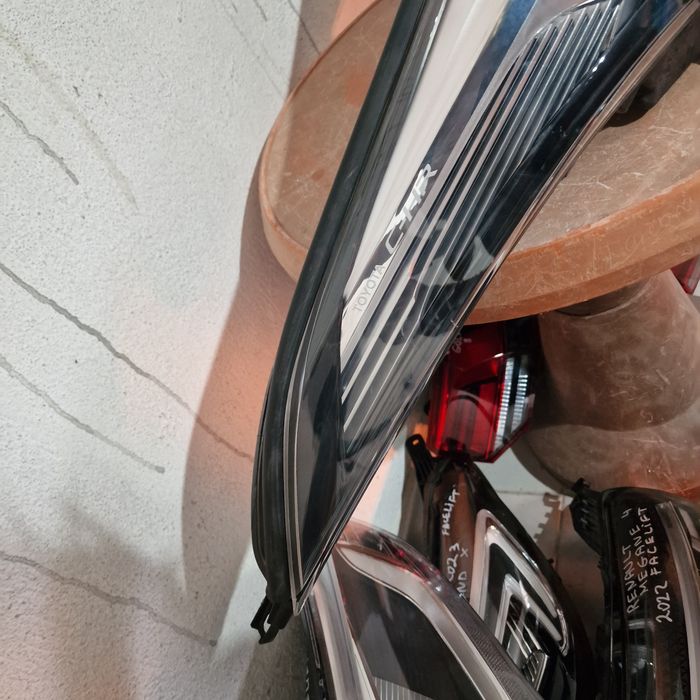 Toyota C-HR 2017 full led десен фар