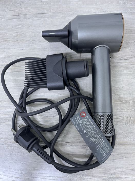 СРОЧНО продам фен dyson hd07