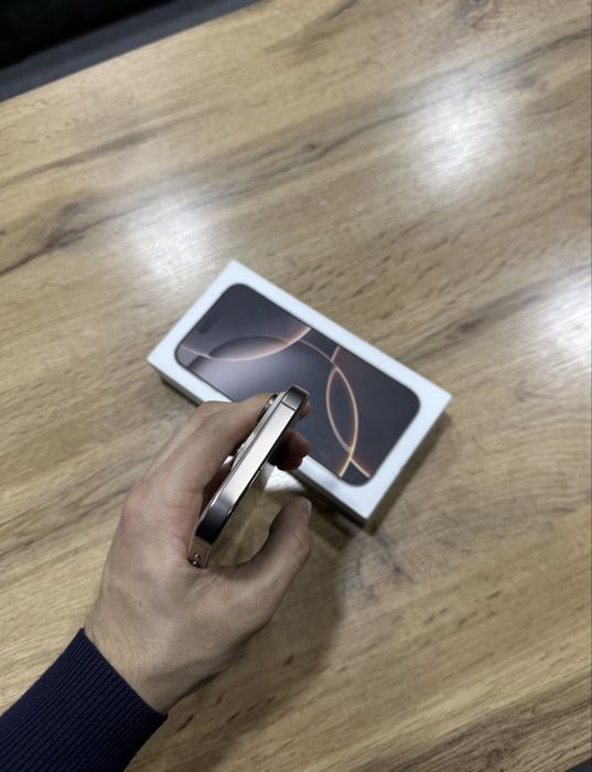 Iphone 16 Pro Desrt Titanium