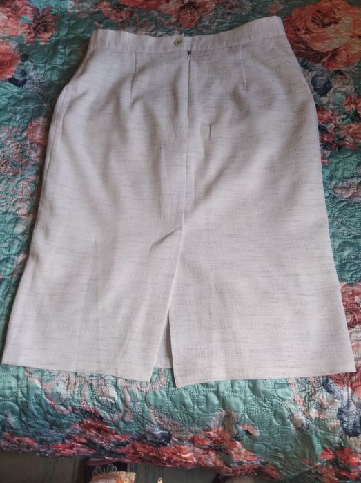 Костюмы и пиджаки женские р.50-52