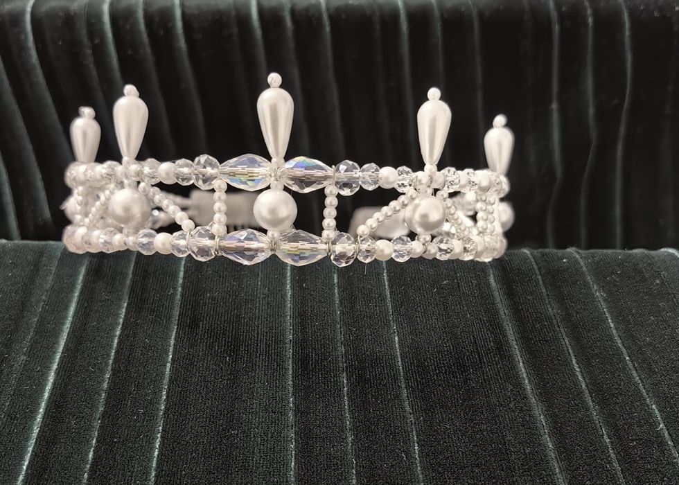 Vând coronita / diadema / tiara de de mireasa cu perle