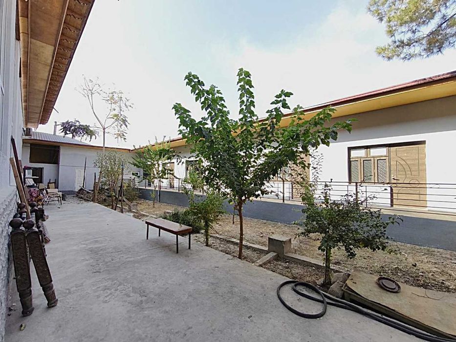 Yu  Продаётся дом на 8 сотках, м. Намданак, напротив ресторана Эльбрус