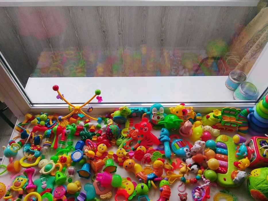 Продам разные детские игрушки