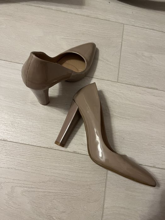 Туфли телесного цвета