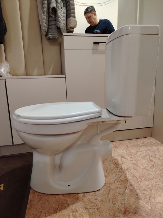 Продам унитаз в хорошем состоянии.