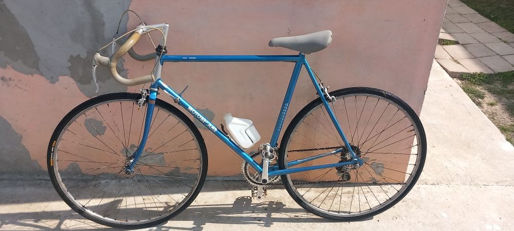 De vanzare  semicursiera