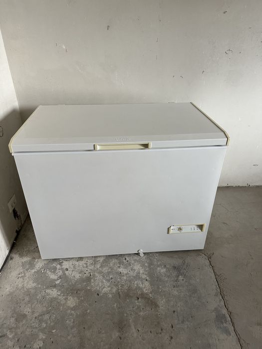 Морозильная камера 100000