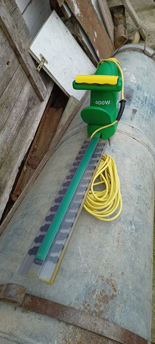 Mașină tuns gard viu electrica