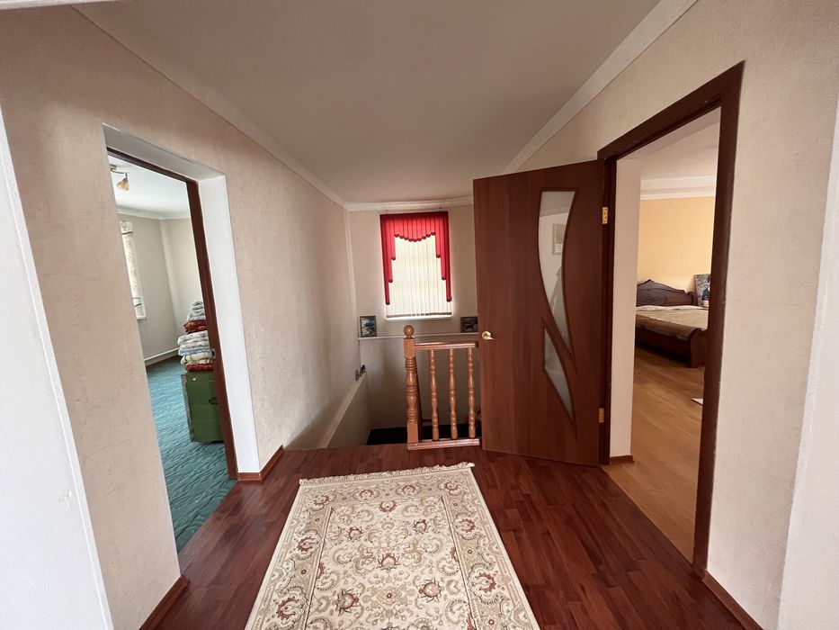 Продаётся частный 2-этажный дом