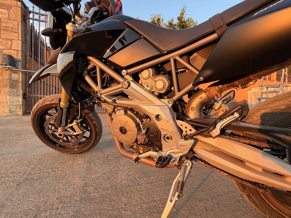 Aprilia Dorsoduro 750