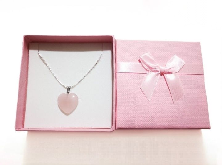 НОВО Колие Сърце + Кутийка Розов кварц Подарък за жена момиче