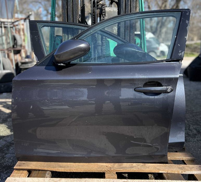 Предна врата за BMW E87 / БМВ Е87 2005г