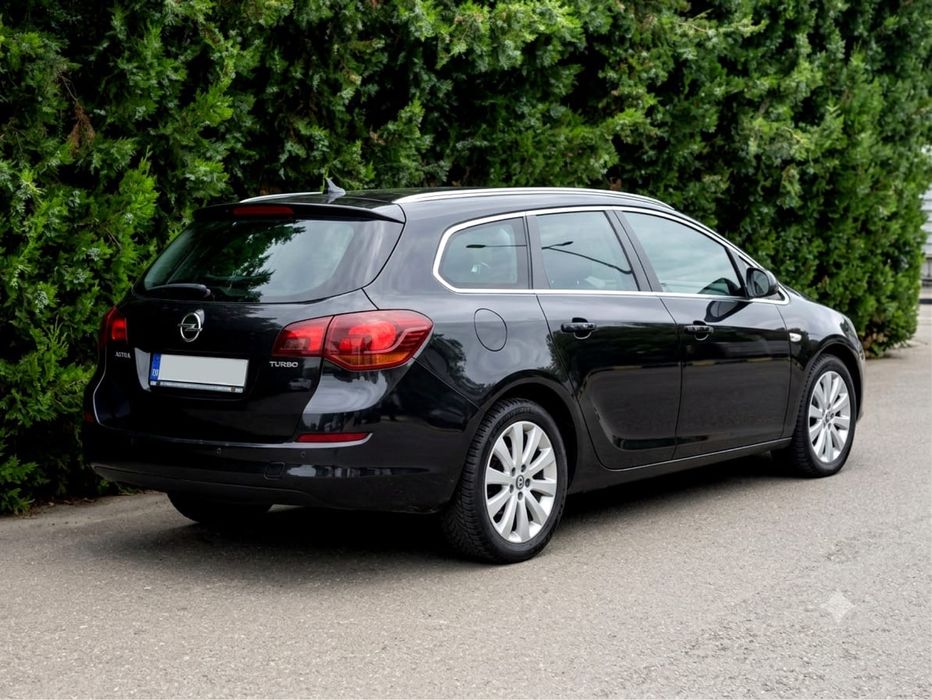 Vând Opel Astra J 2012 1.7 CDTI
