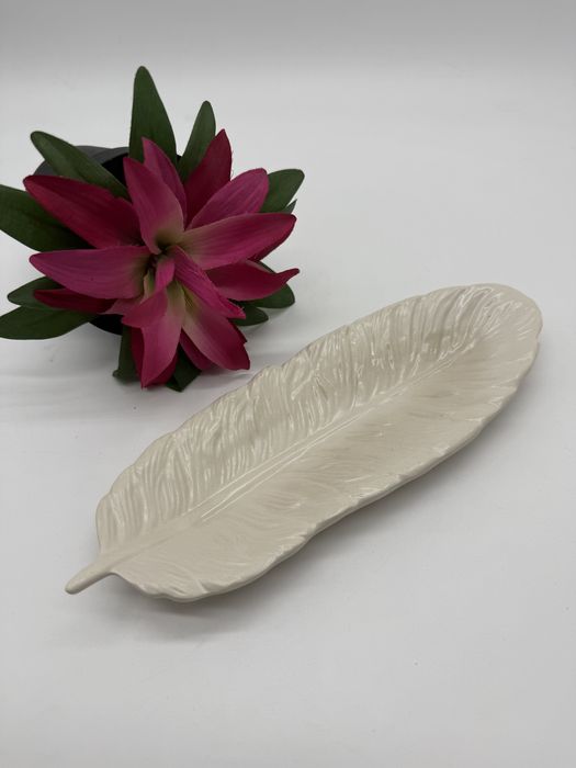 Лепесток из гипса