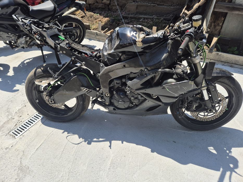 Kawasaki Zx6r 2010 на части