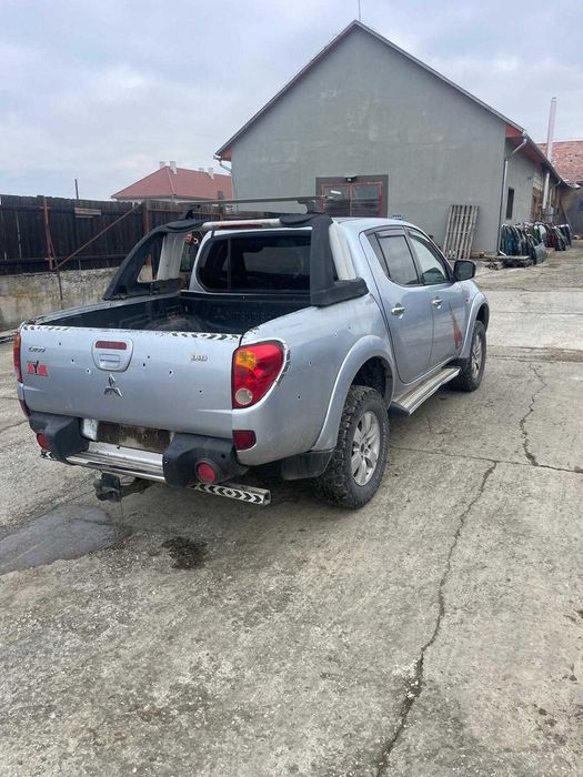Dezmembrez Mitsubishi L200 2.5 diesel 2006-2009
