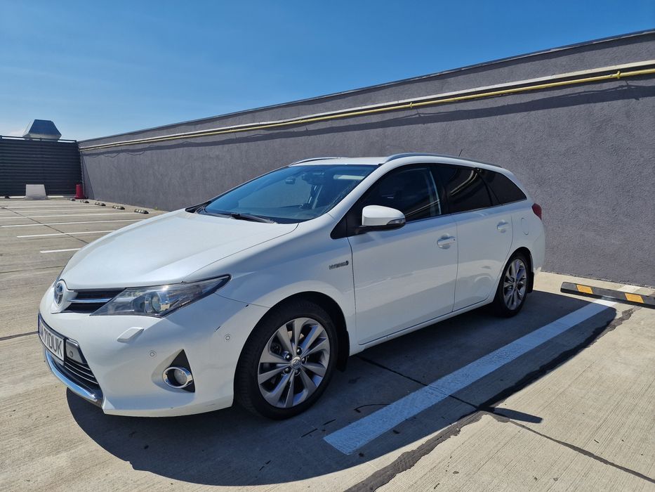 Toyota Auris 1.8 Benzina+Hybrid (baterie nouă)