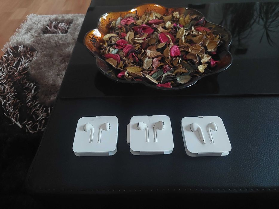 Casti originale Iphone 11,12.13 + Incarcator si cablu de date