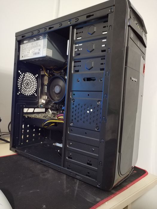 Vand/schimb pc gaming