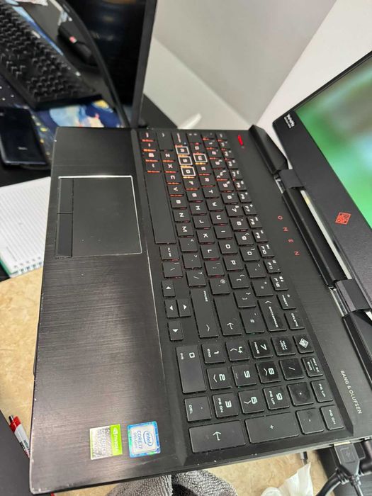 Геймърски лаптоп OMEN by HP 15-dc1516na