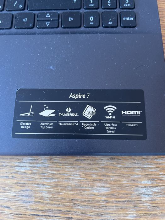 Продавам Acer Aspire 7