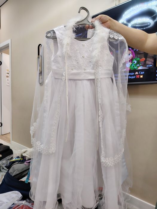 Продам платье на девушке