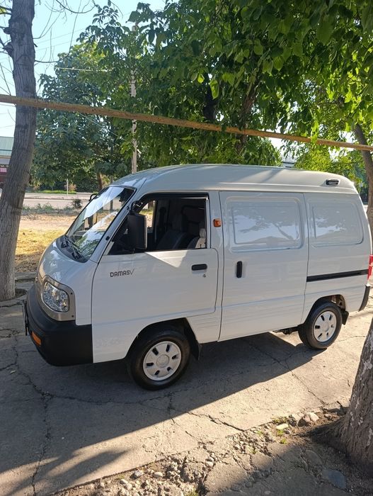 Автомобиль Дамас Van