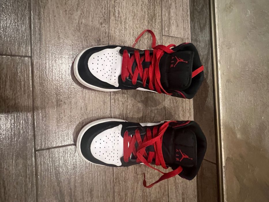 Детски сникерси JORDAN Air 1 Mid