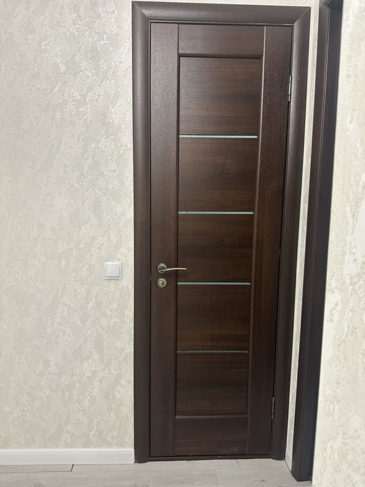 Двери с коробкой и наличниками