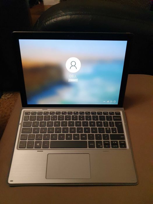 Лаптоп Dell Latitude 7210 2in1 чисто нов