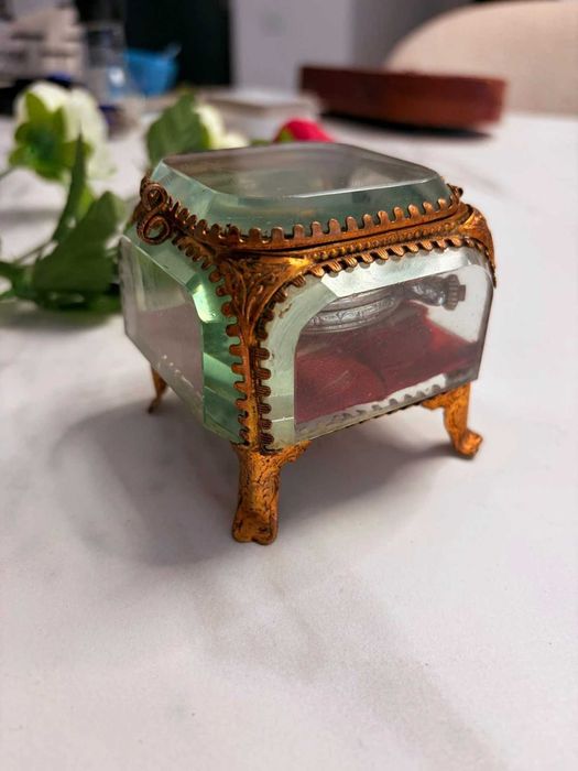 Casetă de bijuterii de tip "Vitrine"