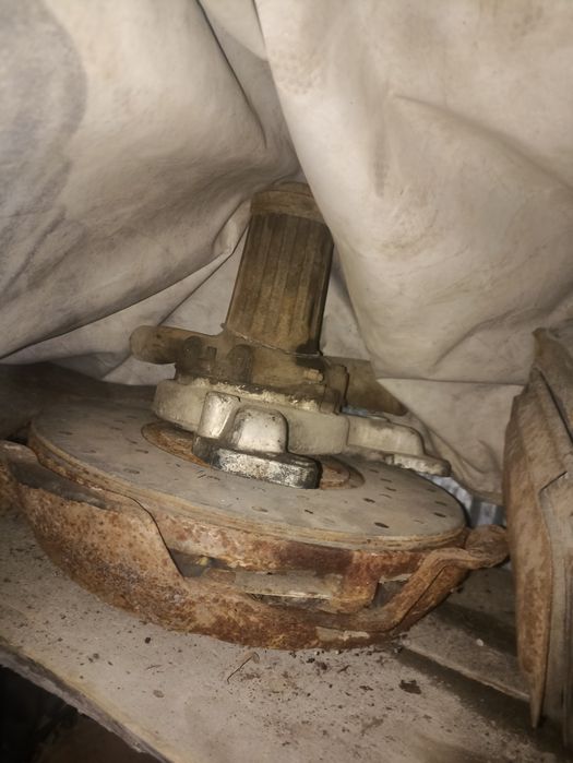 Продам запчасти на  ЗИЛ 130