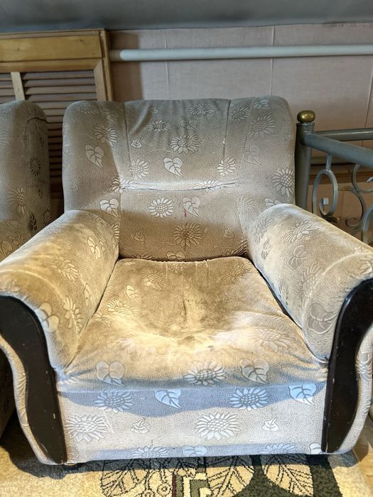 Кресло б/у. Продаю пару сразу