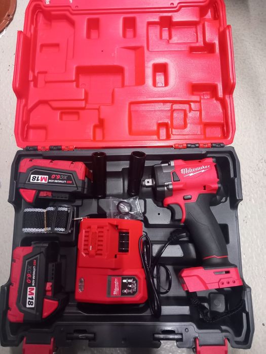 Pistol de impact MILWAUKEE m18 cu 2 acumulatori