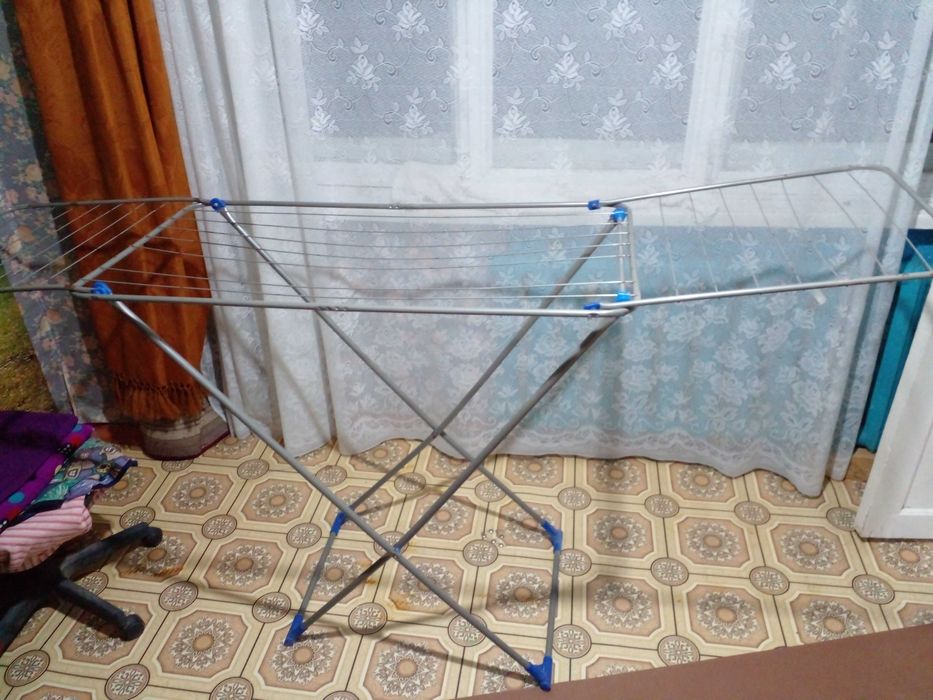 Сушилка для белья напольная.